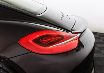 Подержанный автомобиль Porsche Cayman 2016 года (25 фото)