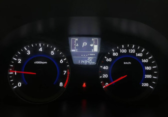 Подержанный автомобиль Hyundai Solaris Sedan 2015 года (14 фото)