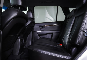 Подержанный автомобиль Hyundai Santa Fe 2010 года (11 фото)