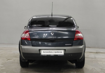 Подержанный автомобиль Renault Megane Sedan 2006 года (6 фото)
