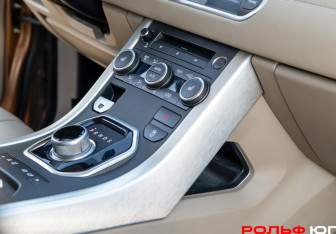 Подержанный автомобиль Land Rover Range Rover Evoque 2014 года (16 фото)