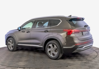 Подержанный автомобиль Hyundai Santa Fe 2021 года (7 фото)