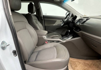 Подержанный автомобиль Kia Sportage 2011 года (10 фото)