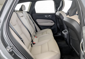 Новый Volvo XC60 2025 (12 фото)