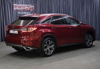 Подержанный автомобиль Lexus RX 2018 года (5 фото)