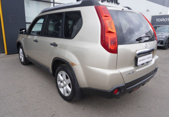 Подержанный автомобиль Nissan X-Trail 2008 года (7 фото)