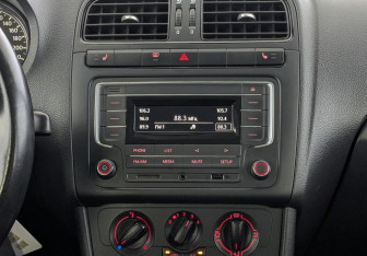 Подержанный автомобиль Volkswagen Polo Sedan 2019 года (17 фото)