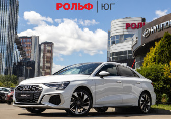 Подержанный автомобиль Audi A3 Sedan 2022 года (1 фото)