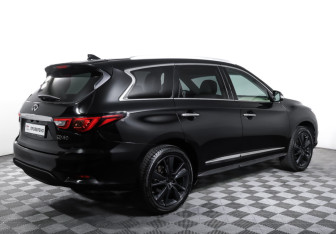 Подержанный автомобиль Infiniti QX60 2017 года (5 фото)