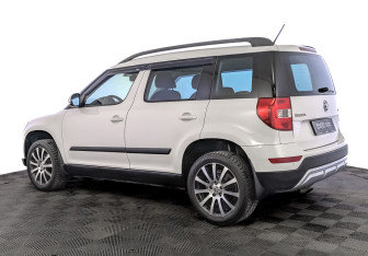 Подержанный автомобиль Skoda Yeti 2015 года (7 фото)