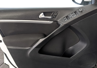 Подержанный автомобиль Volkswagen Tiguan 2012 года (19 фото)