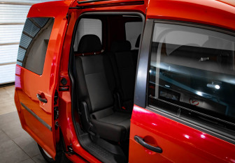 Подержанный автомобиль Volkswagen Caddy Compactvan 2019 года (19 фото)