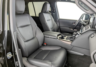 Подержанный автомобиль Toyota Land Cruiser Suv 2022 года (24 фото)