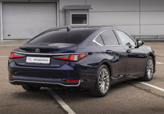 Подержанный автомобиль Lexus ES 2019 года (5 фото)