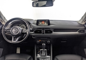 Подержанный автомобиль Mazda CX-5 2018 года (14 фото)