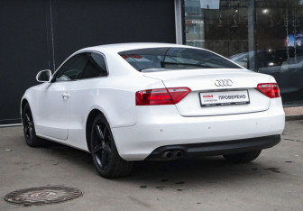 Подержанный автомобиль Audi A5 Coupe 2009 года (7 фото)