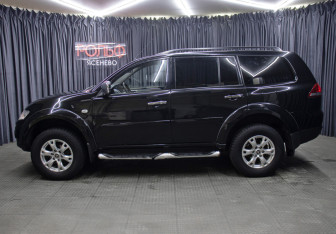 Подержанный автомобиль Mitsubishi Pajero Sport 2014 года (8 фото)