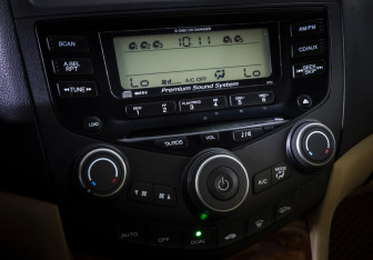 Подержанный автомобиль Honda Accord Sedan 2006 года (18 фото)