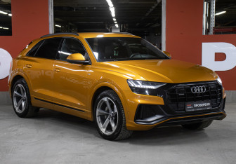 Подержанный автомобиль Audi Q8 2019 года (3 фото)