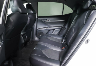 Подержанный автомобиль Toyota Camry Sedan 2021 года (20 фото)