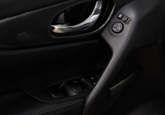 Подержанный автомобиль Nissan X-Trail 2016 года (16 фото)