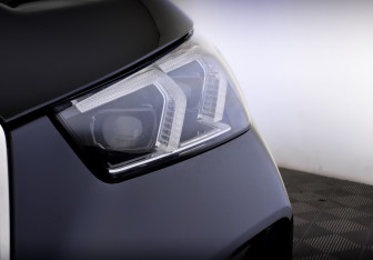 Подержанный автомобиль BMW X1 2025 года (17 фото)