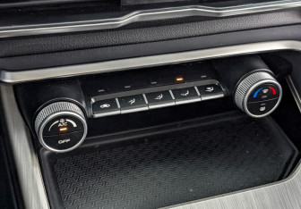 Подержанный автомобиль Geely Coolray 2023 года (21 фото)