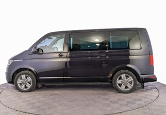 Подержанный автомобиль Volkswagen Multivan 2020 года (8 фото)