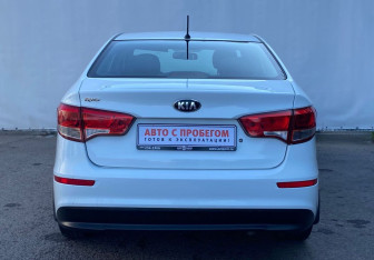 Подержанный автомобиль Kia Rio Sedan 2016 года (6 фото)
