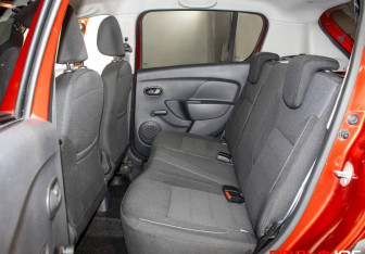 Подержанный автомобиль Renault Sandero 2020 года (8 фото)