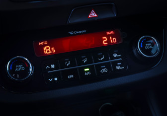 Подержанный автомобиль Kia Sportage 2013 года (17 фото)