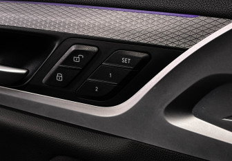 Подержанный автомобиль BMW X3 2020 года (19 фото)