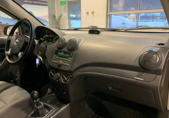 Подержанный автомобиль Chevrolet Aveo Sedan 2008 года (10 фото)