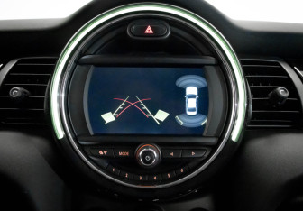 Подержанный автомобиль MINI Hatch 2019 года (17 фото)