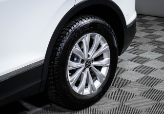 Подержанный автомобиль Volkswagen Tiguan 2021 года (13 фото)