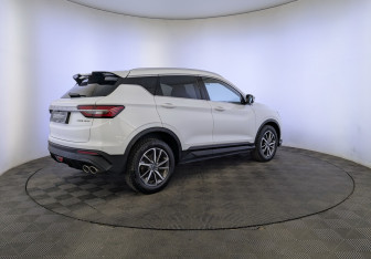 Подержанный автомобиль Geely Coolray 2023 года (5 фото)