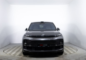 Подержанный автомобиль LiXiang L9 2023 года (2 фото)