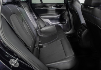 Подержанный автомобиль BMW X4 2018 года (11 фото)