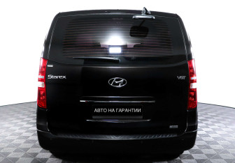 Подержанный автомобиль Hyundai Grand Starex 2018 года (6 фото)