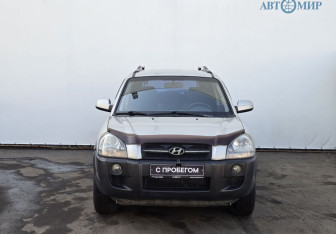 Подержанный автомобиль Hyundai Tucson 2006 года (2 фото)