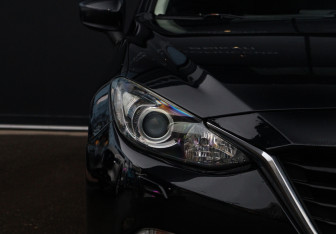 Подержанный автомобиль Mazda 3 Sedan 2014 года (18 фото)