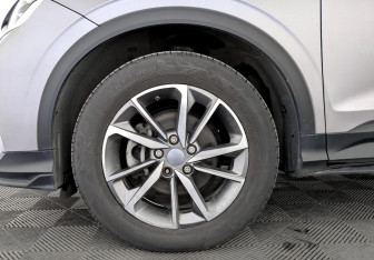 Подержанный автомобиль Geely Coolray 2022 года (18 фото)