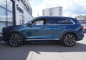 Подержанный автомобиль Geely Monjaro 2023 года (8 фото)