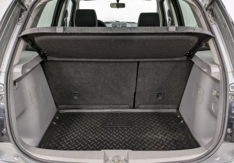 Подержанный автомобиль Suzuki SX4 Hatchback 2012 года (10 фото)