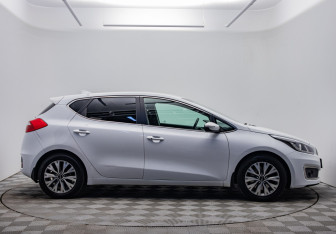 Подержанный автомобиль Kia Ceed Hatchback 2017 года (4 фото)