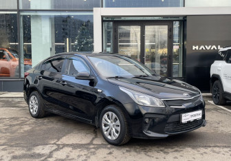 Подержанный автомобиль Kia Rio Sedan 2018 года (3 фото)