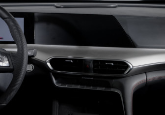 Подержанный автомобиль Changan UNI-T 2023 года (13 фото)