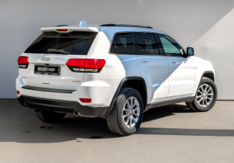 Подержанный автомобиль Jeep Grand Cherokee 2016 года (5 фото)