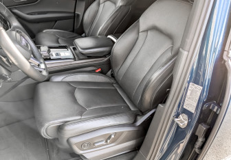 Подержанный автомобиль Audi Q7 2021 года (18 фото)