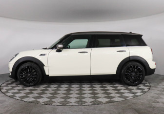 Подержанный автомобиль MINI Clubman Wagon 2021 года (8 фото)